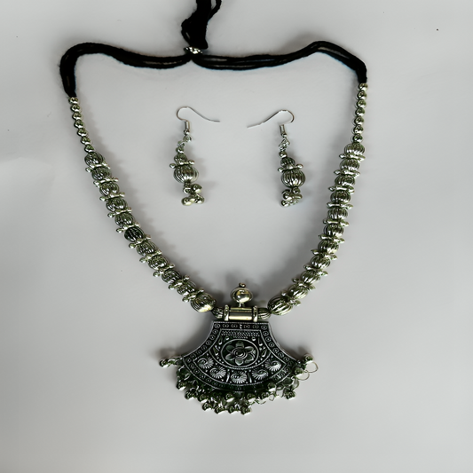 Stylish Silver Jewellery Set - 2 No